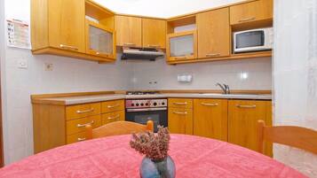 Standard-Apartment, 2 Schlafzimmer (1210/11135) | Eigene Küche | Kühlschrank, Ofen, Herdplatte, Wasserkocher mit Kaffee-/Teezubehör