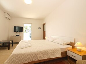2 chambres, fer et planche à repasser, Wi-Fi gratuit, draps fournis