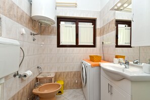 Standard Apartment, 1 Bedroom (1230/11639) | Bathroom