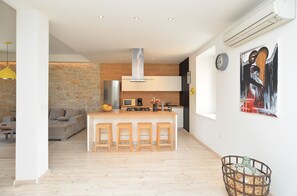 Standard House, 3 Bedrooms (0305) | Living area