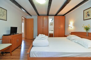 標準別墅, 多間臥室 (0306) | 7 間臥室、熨斗/熨衣板、免費搖籃/嬰兒床、免費無線上網