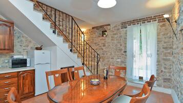 Standard Villa, Multiple Bedrooms (0306) | In-room dining