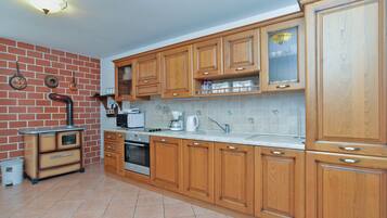 Standard Villa, Multiple Bedrooms (0306) | Private kitchen | Fridge, microwave, oven, stovetop