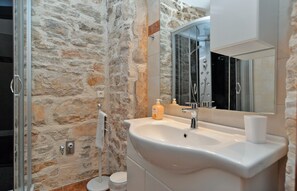 Standard Villa, Multiple Bedrooms (0306) | Bathroom