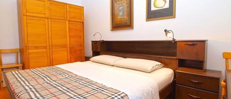 Departamento estándar, 1 habitación (0311) | 1 habitación, tabla de planchar con plancha, wifi gratis y ropa de cama