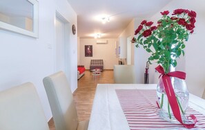 Standard Apartment, 2 Bedrooms (1287/12282) | In-room dining - Apartment 1287 (Pula)