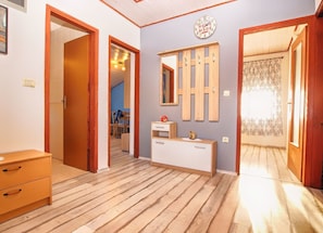 Standard-Apartment, 3 Schlafzimmer (1294/13388) | Wohnbereich | Fernseher