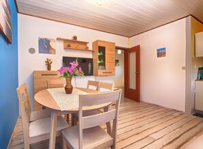 Standard Apartment, 3 Bedrooms (1294/13388) | In-room dining - Apartment 1294 (Medulin)