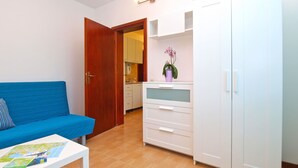 Apartemen Standar, 1 kamar tidur (1303/12381) | Ruang keluarga | TV