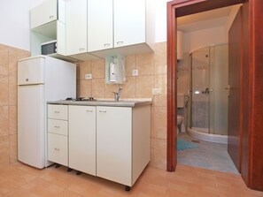 Standard Apartment, 1 Bedroom (1303/12381) | Private kitchenette | Fridge, microwave, stovetop, electric kettle