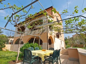 BBQ/picnic Area - Apartment 1316 (Pula)