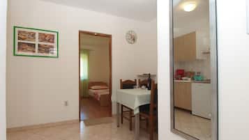 Standard Apartment, 1 Bedroom (1318/12540) | Living area | TV