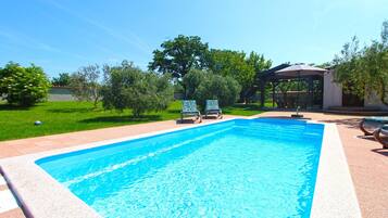 Seasonal outdoor pool
