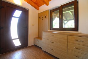 Casa estándar, 1 habitación (0321) | Área de sala de estar | Televisión 