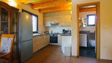 Standard House, 1 Bedroom (0321) | Living area | TV