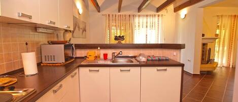 Standard House, 2 Bedrooms (0324) | Private kitchen | Fridge, microwave, coffee/tea maker