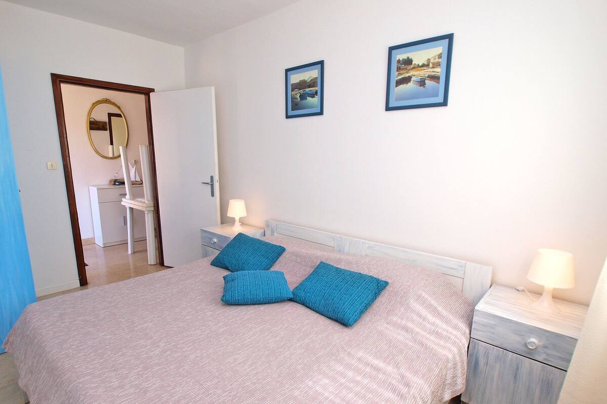 Standard Apartment, 2 Bedrooms (1334/12594) | 2 bedrooms, iron/ironing board, free WiFi, bed sheets