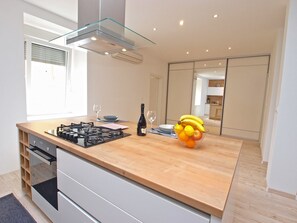 Standard House, 1 Bedroom (0326) | Private kitchen | Fridge, oven, stovetop, electric kettle