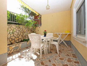 Standard-huoneisto, 2 makuuhuonetta (0328) | Terassi/patio