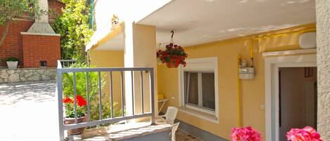 Standard Apartment, 2 Bedrooms (0328) | Terrace/patio