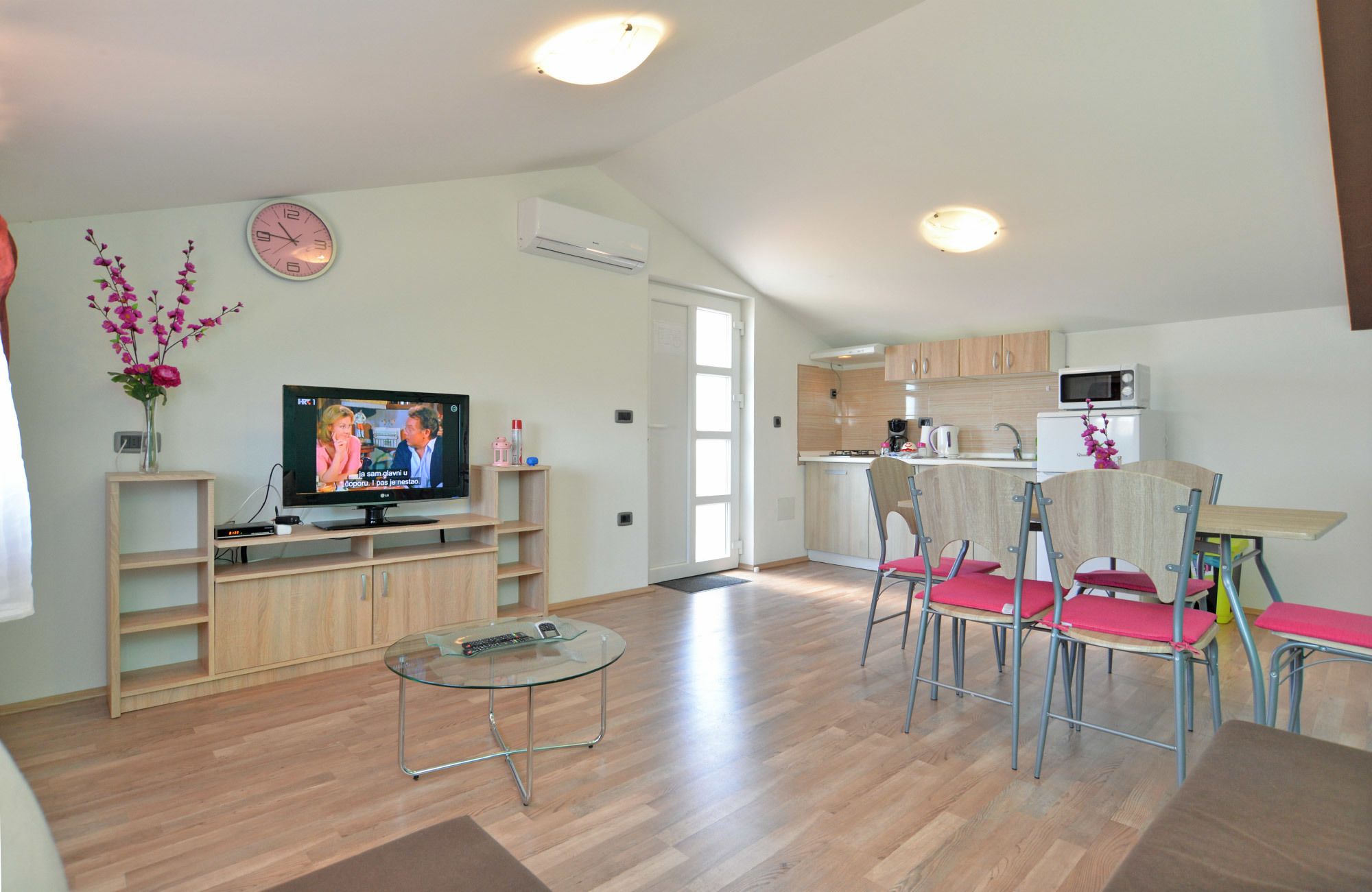 Standard Apartment, 2 Bedrooms (1355/12759) | Living area