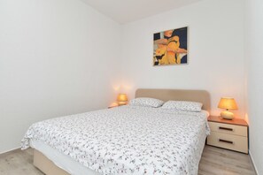 Standard-Apartment, 1 Schlafzimmer (0331) | 1 Schlafzimmer, Bügeleisen/Bügelbrett, kostenloses WLAN, Bettwäsche