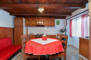 Standard House, 2 Bedrooms (0335) | In-room dining - House 1378 (Vodnjan)