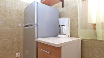 Rumah Standar, 2 kamar tidur (0336) | Dapur pribadi | Lemari es, microwave, oven, dan kompor