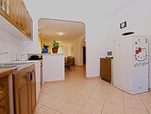 Appartamento Standard, 2 camere da letto (0338) | Cucina privata | Frigorifero, microonde, forno, piano cottura