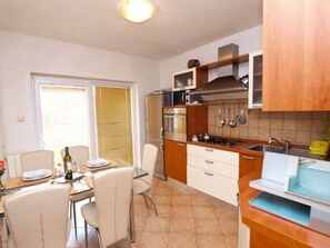 Standard Apartment, 2 Bedrooms (0339) | In-room dining - Apartment 1383 (Pula)