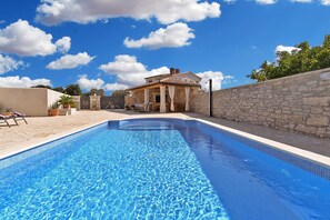 Standard House, 6 Bedrooms (0340) | Private pool - House 1384 (Vodnjan)