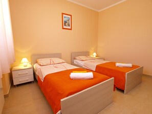 Standard Apartment, 3 Bedrooms (0341) | 3 bedrooms, iron/ironing board, free cots/infant beds, free WiFi