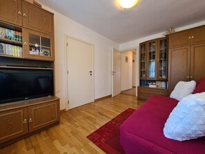 Standard Apartment, 1 Bedroom (0344) | Living area | TV - Apartment 1389 (Fazana)