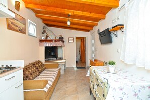 Standard Apartment, 1 Bedroom (0346) | Living area | Flat-screen TV - Apartment 1395 (Fazana)