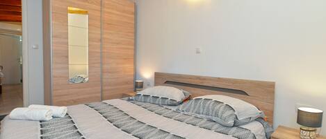 Lägenhet Standard - 1 sovrum (0346) | 1 sovrum, strykjärn/strykbräda, gratis wi-fi och sängkläder