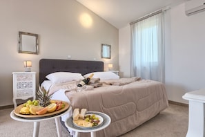 Standard Villa, 5 Bedrooms (0354) | 5 bedrooms, iron/ironing board, free WiFi, bed sheets - Villa 1521 (Zminj)