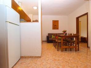 Standard Apartment, 2 Bedrooms (1408/13187) | In-room dining