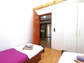 2 bedrooms, free WiFi, bed sheets - House 1422 (Vodnjan)