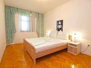 Apartemen Standar, 4 kamar tidur (0366) | 4 kamar tidur, tempat tidur bayi gratis, Wi-Fi gratis, dan seprai linen