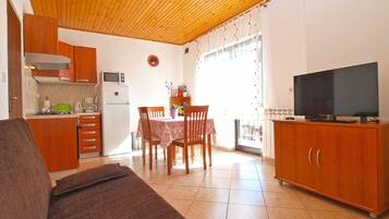 Standard House, 1 Bedroom (0368) | Living area | TV