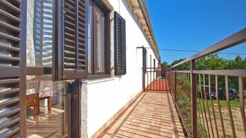 Standard House, 1 Bedroom (0368) | Balcony