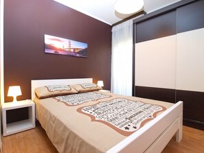 Standard Apartment, 2 Bedrooms (0369) | 2 bedrooms, iron/ironing board, free WiFi, bed sheets