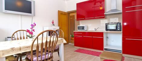 Leilighet – standard, 1 soverom (1432/13334) | Eget kjøkken | Kjøleskap, mikrobølgeovn, ovn og kokeplater