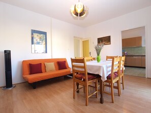 Standard-Apartment, 3 Schlafzimmer (1435/13344) | Essbereich im Zimmer