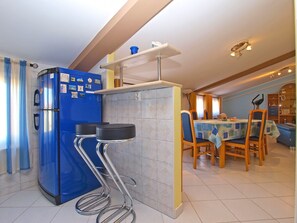 Standard Apartment, 2 Bedrooms (0372) | Private kitchen | Fridge, oven, stovetop, coffee/tea maker