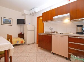 Appartement Standard, 1 chambre (0375) | Coin cuisine privé | Réfrigérateur, micro-ondes, plaque de cuisson, cafetiÚre/bouilloire