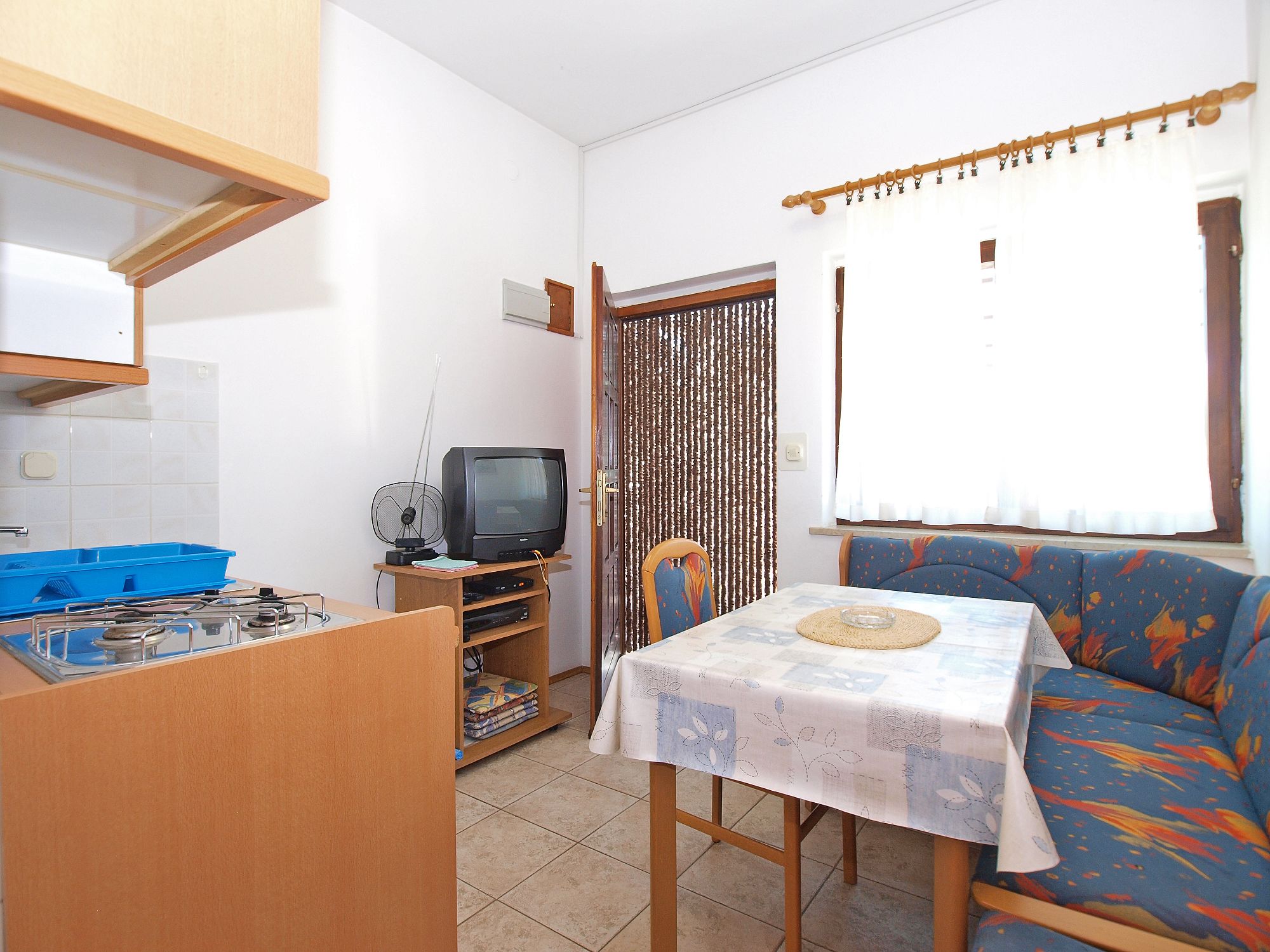 Apartamento standard, 2 quartos (0377) | Área de estar | TV