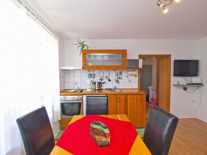 Standard Studio, 1 Bedroom (0380) | In-room dining