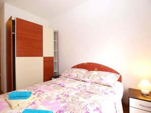 3 عدّة غرف نوم ومكواة/لوح كي وواي فاي مجانًا وملاءات أسرّة