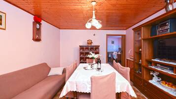 Standard Apartment, 3 Bedrooms (0387) | Living area | TV